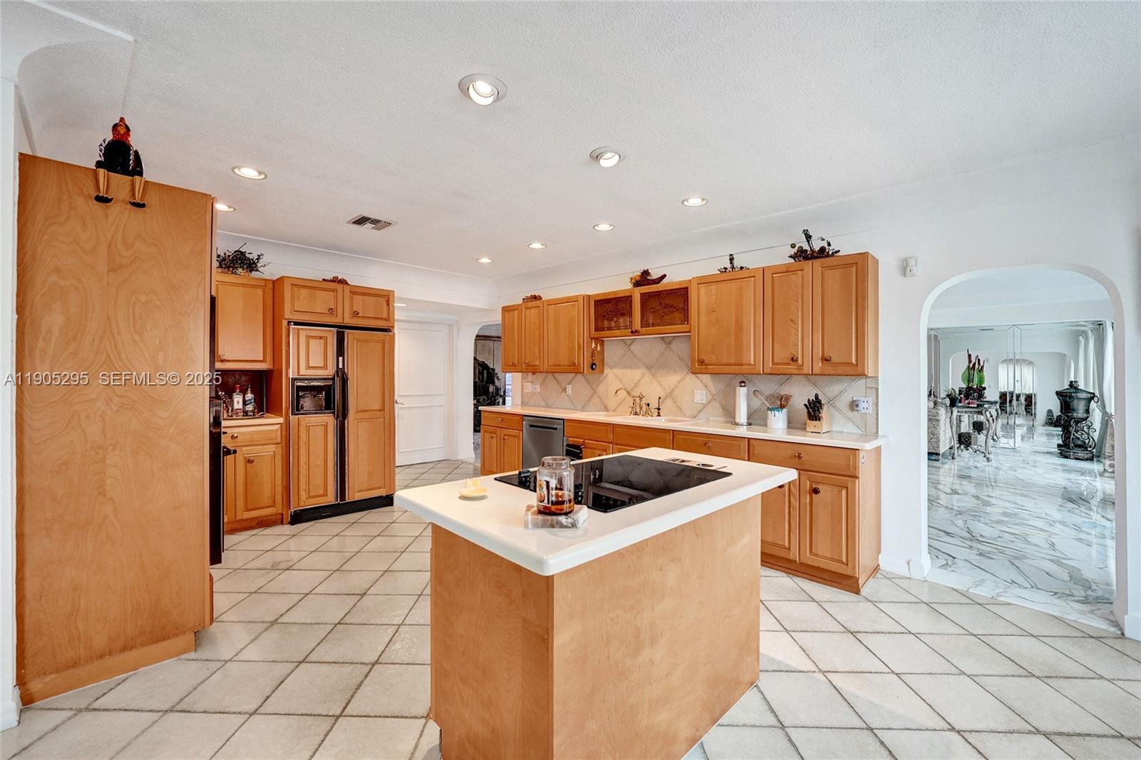 2889 NE 35th Street