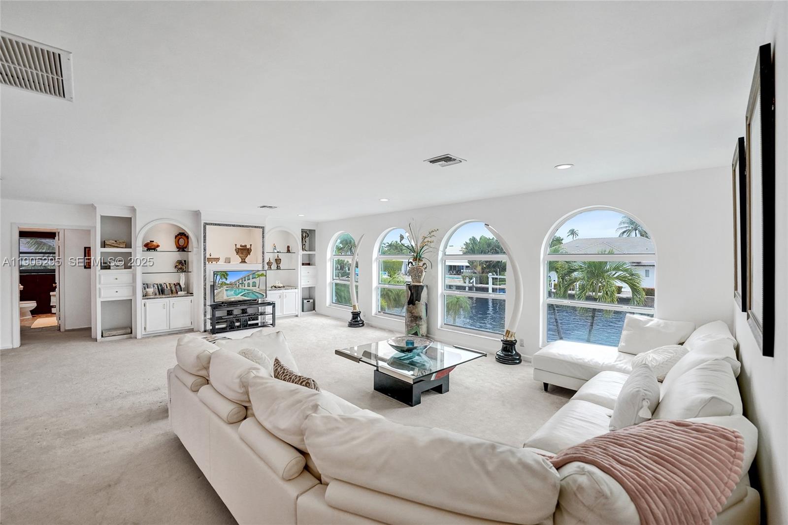 2889 NE 35th Street