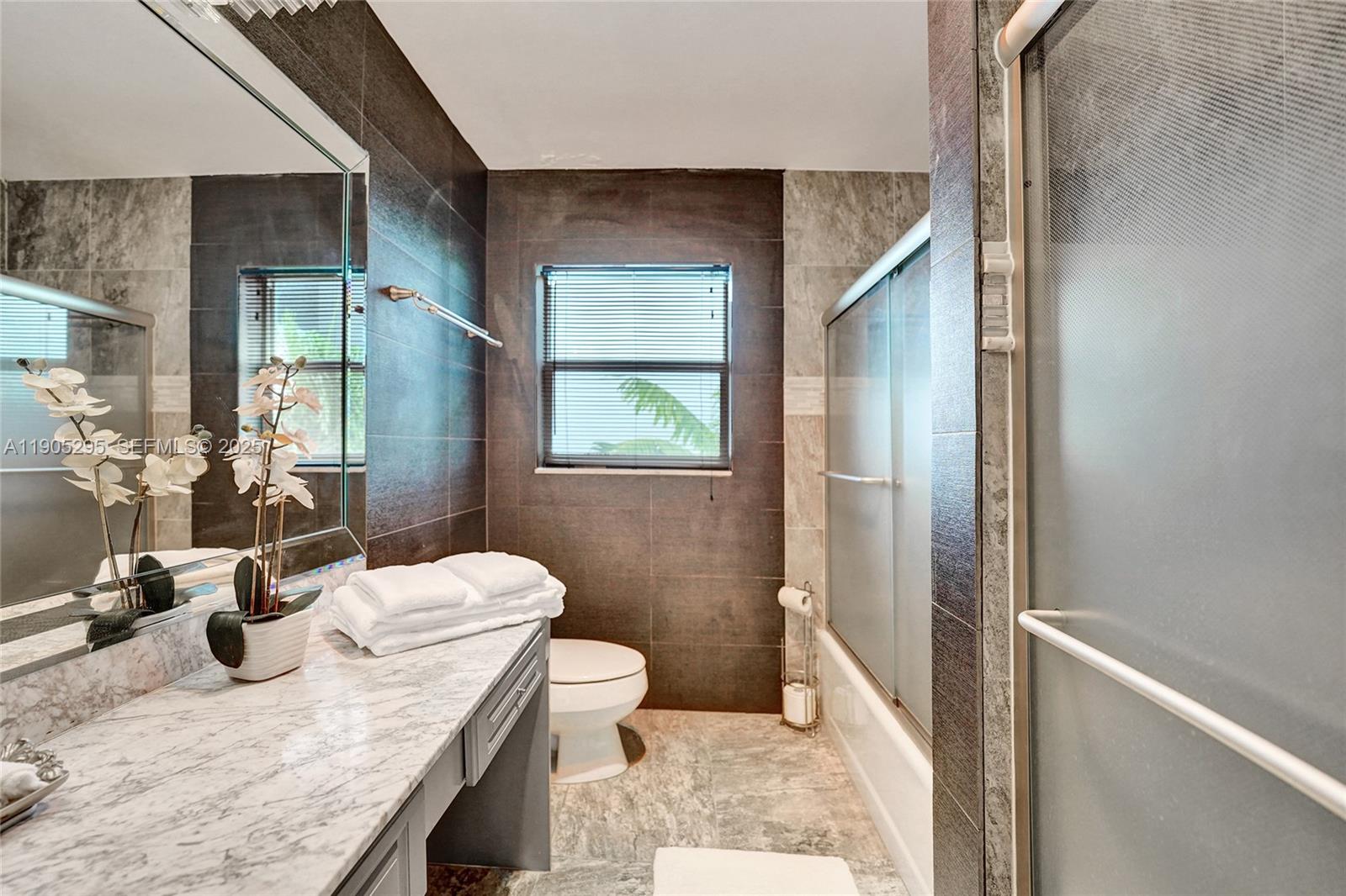 2889 NE 35th Street