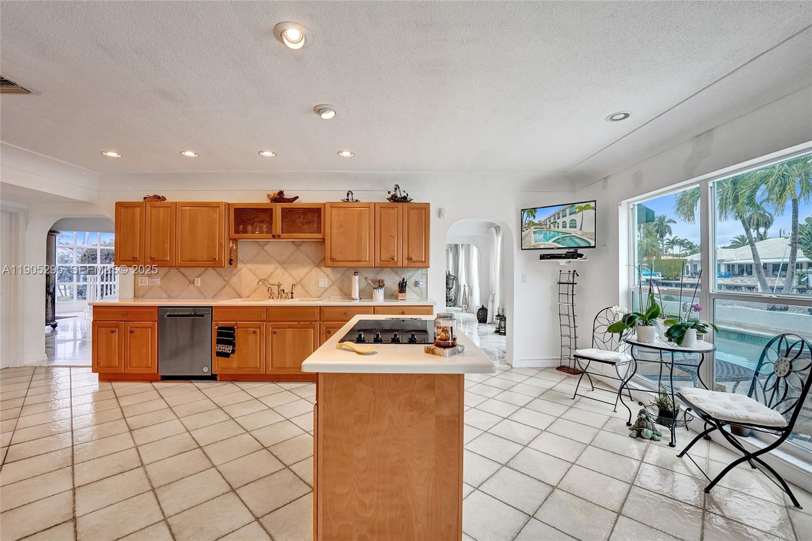 2889 NE 35th Street
