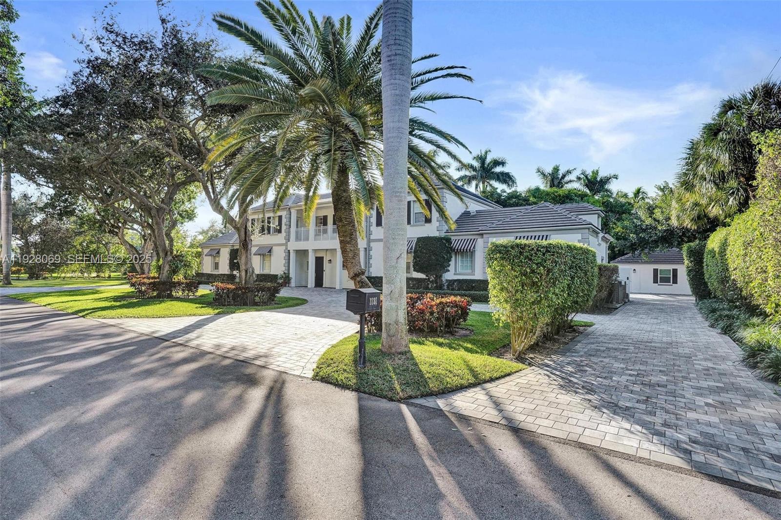 1281 Banyan Road