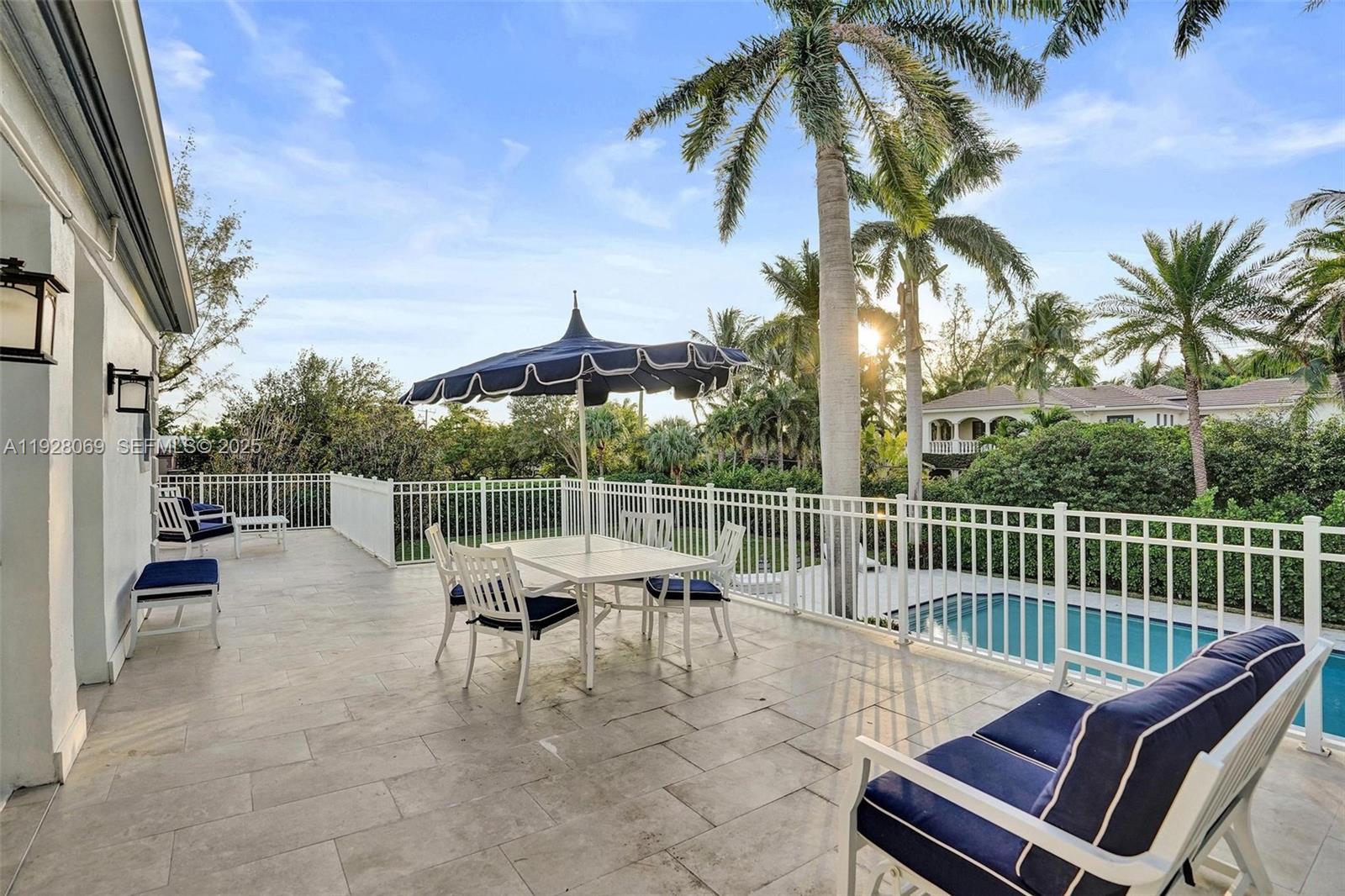 1281 Banyan Road