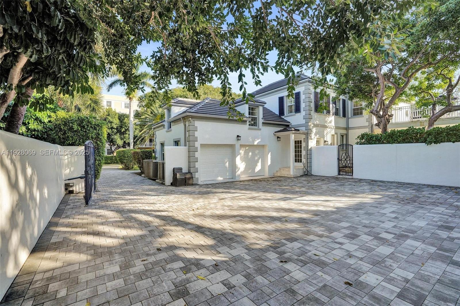 1281 Banyan Road