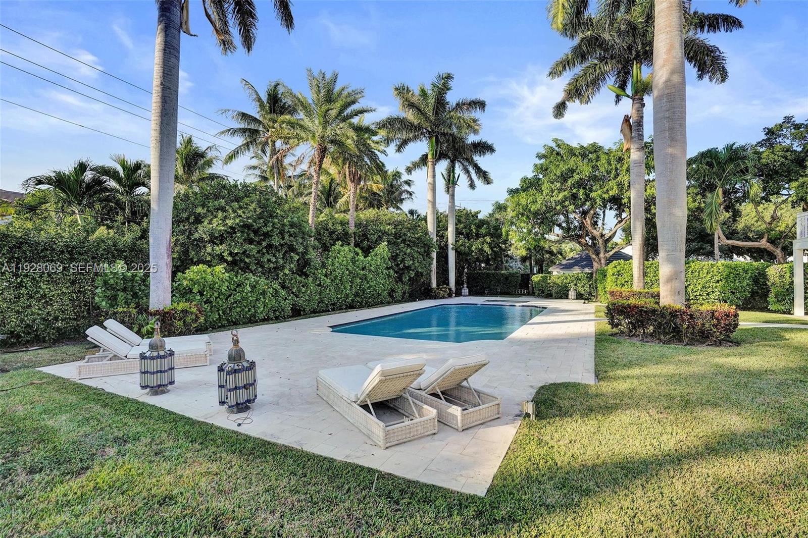 1281 Banyan Road