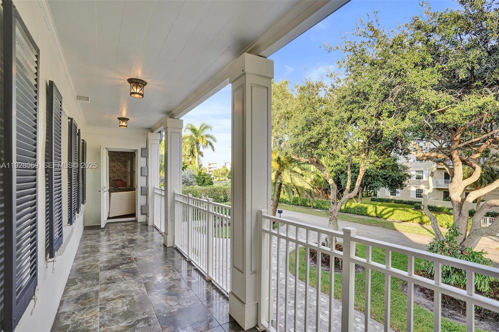 1281 Banyan Road