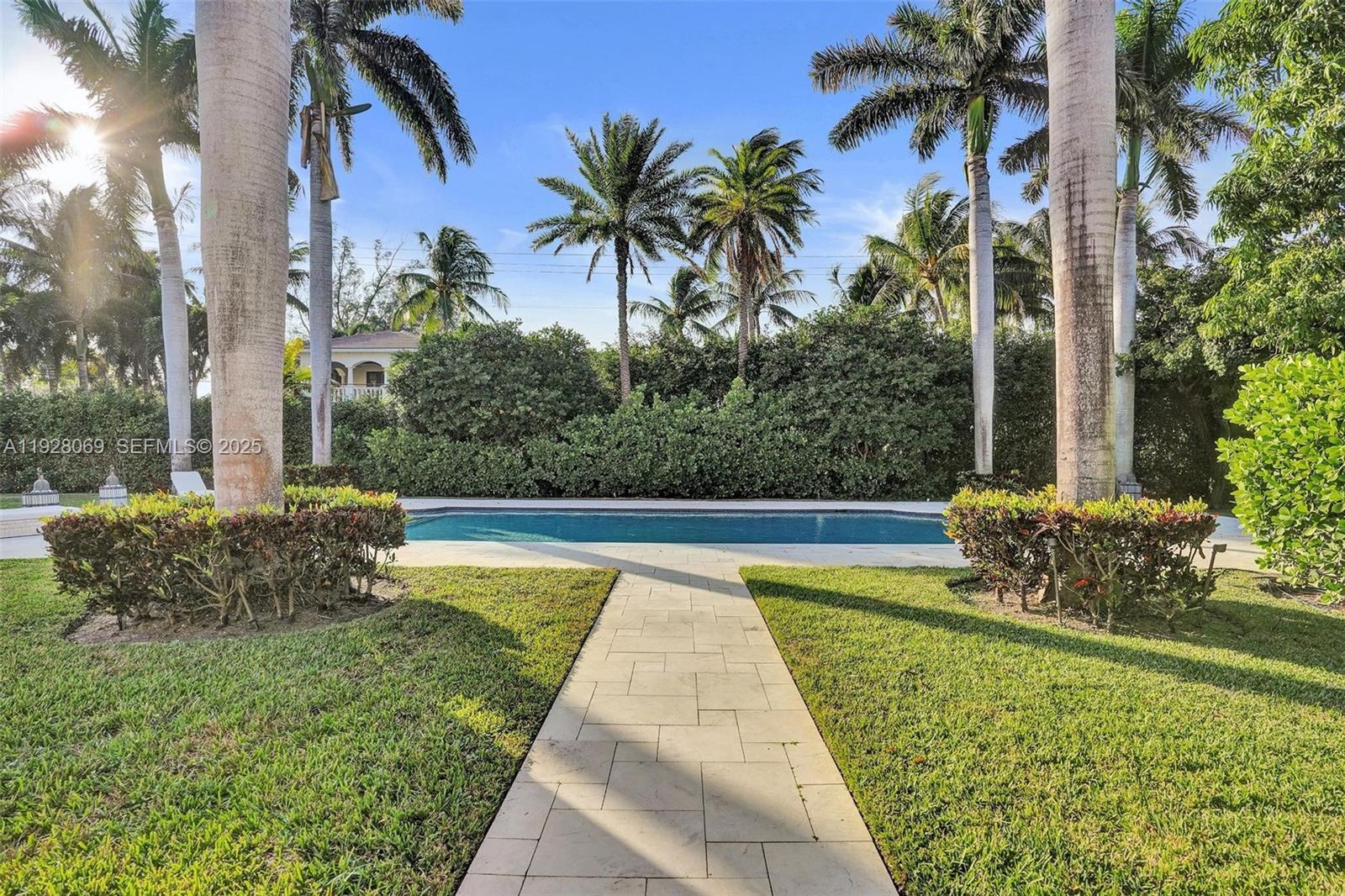 1281 Banyan Road