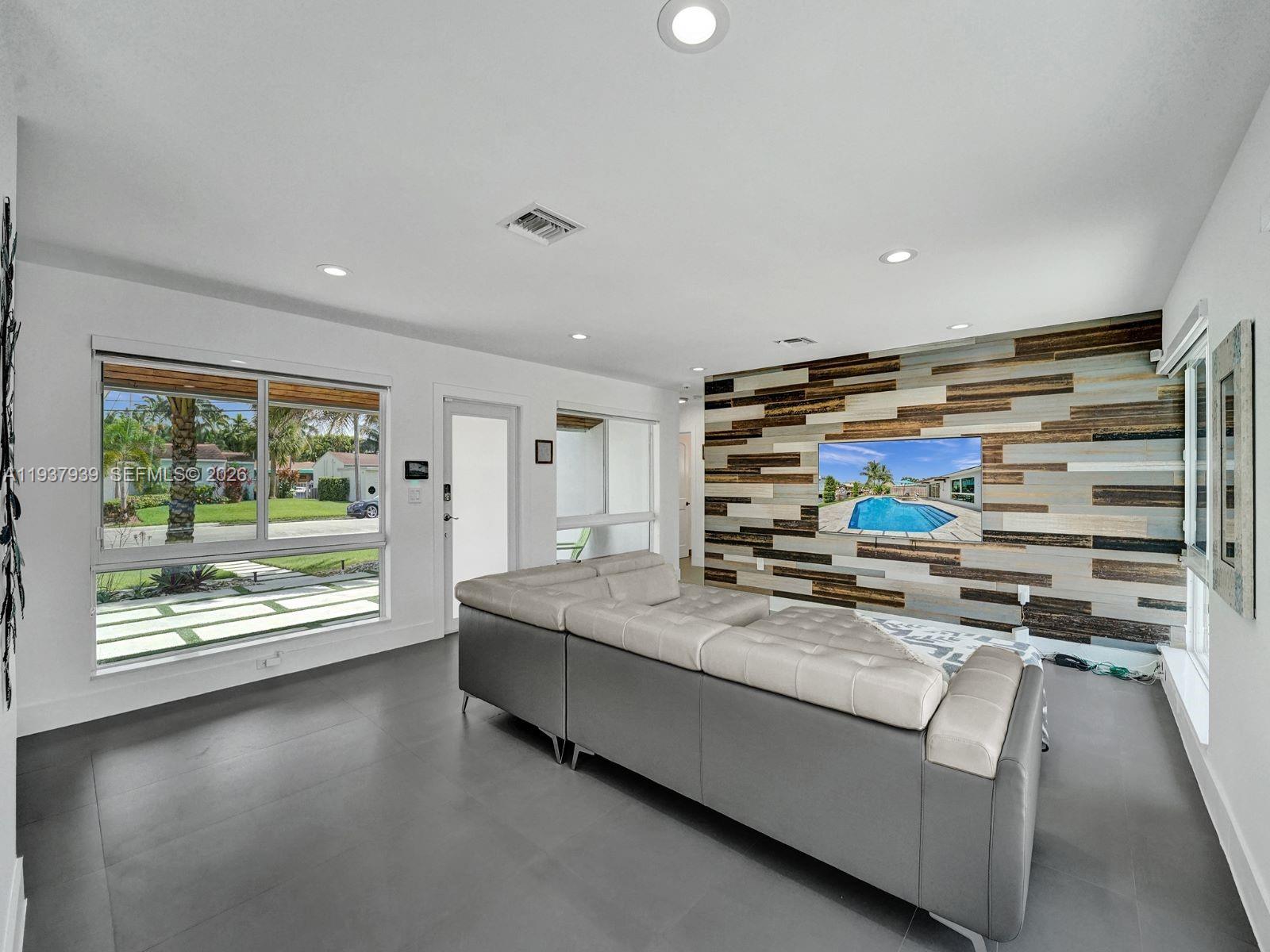 1108 Tangelo Isle