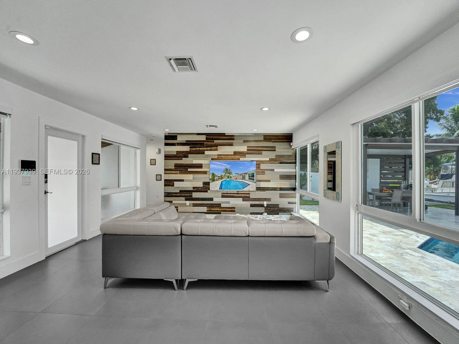 1108 Tangelo Isle