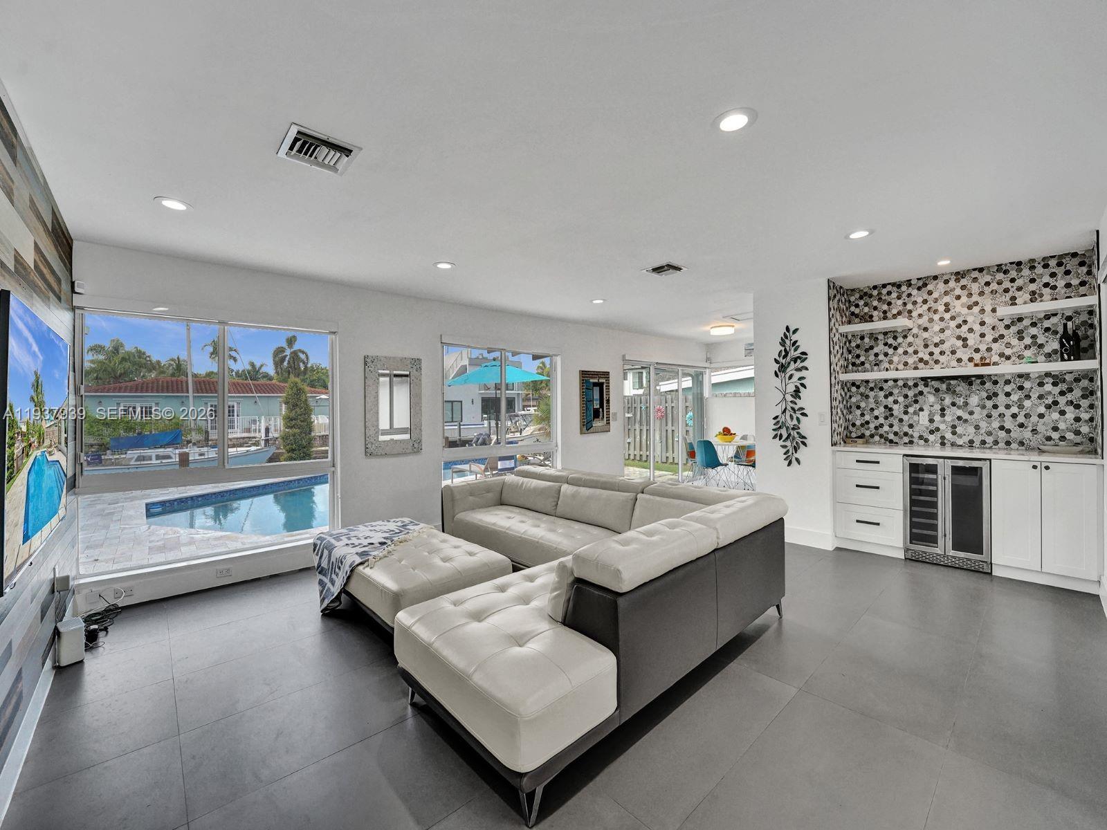 1108 Tangelo Isle