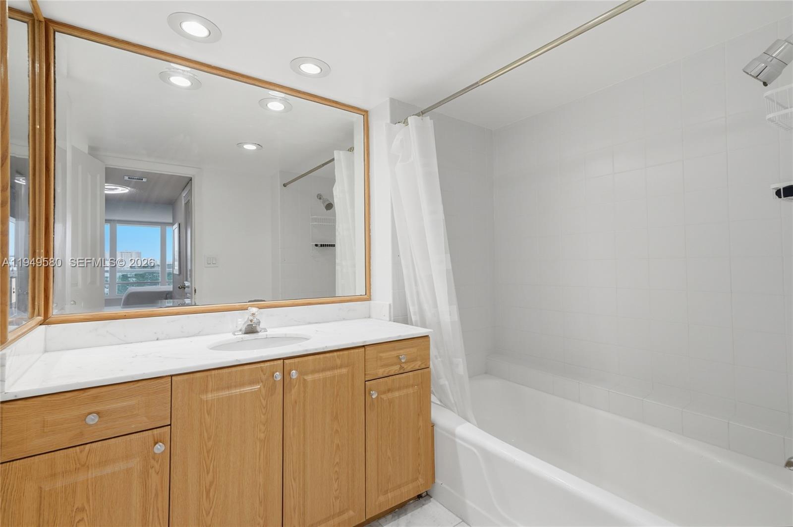 2100 S Ocean Lane 503