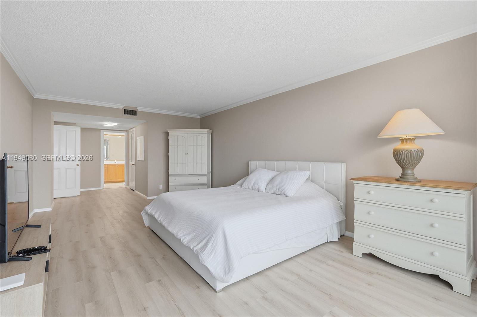 2100 S Ocean Lane 503