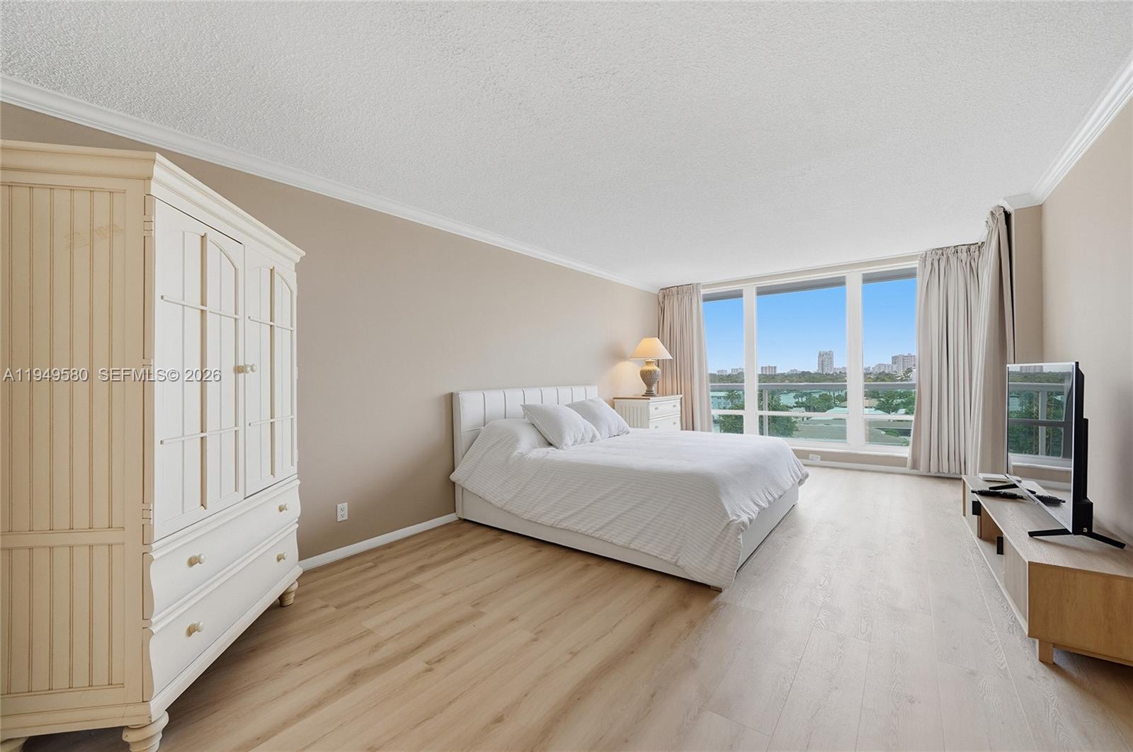 2100 S Ocean Lane 503