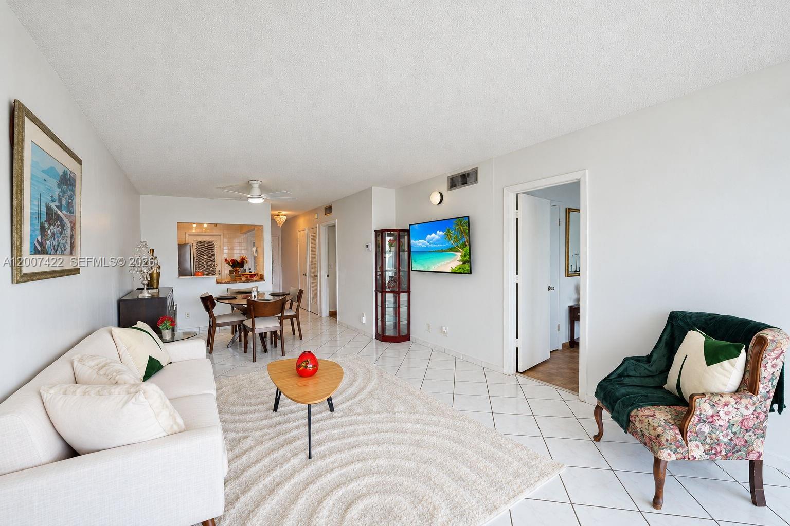455 Paradise Isle Boulevard 104