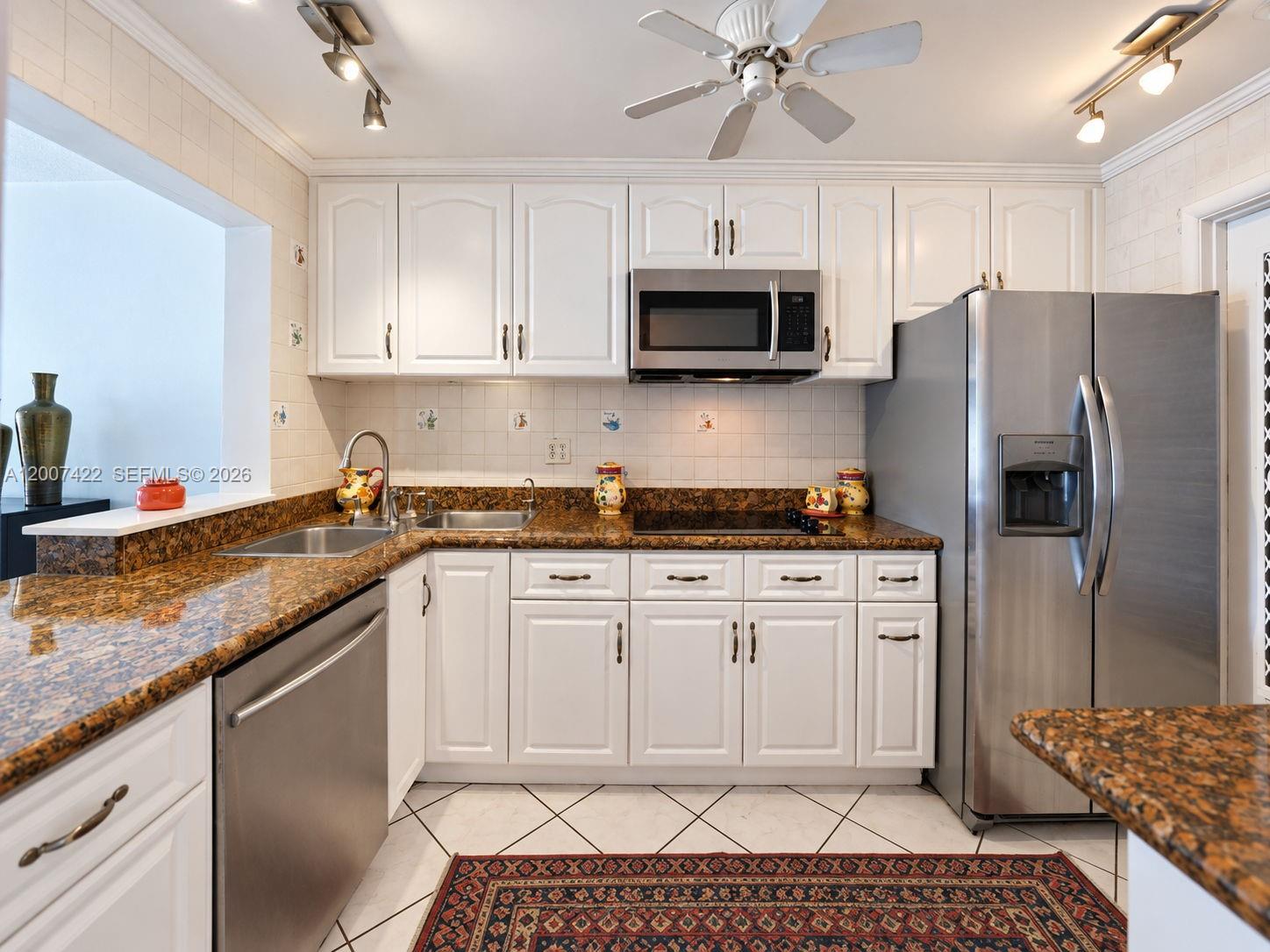 455 Paradise Isle Boulevard 104