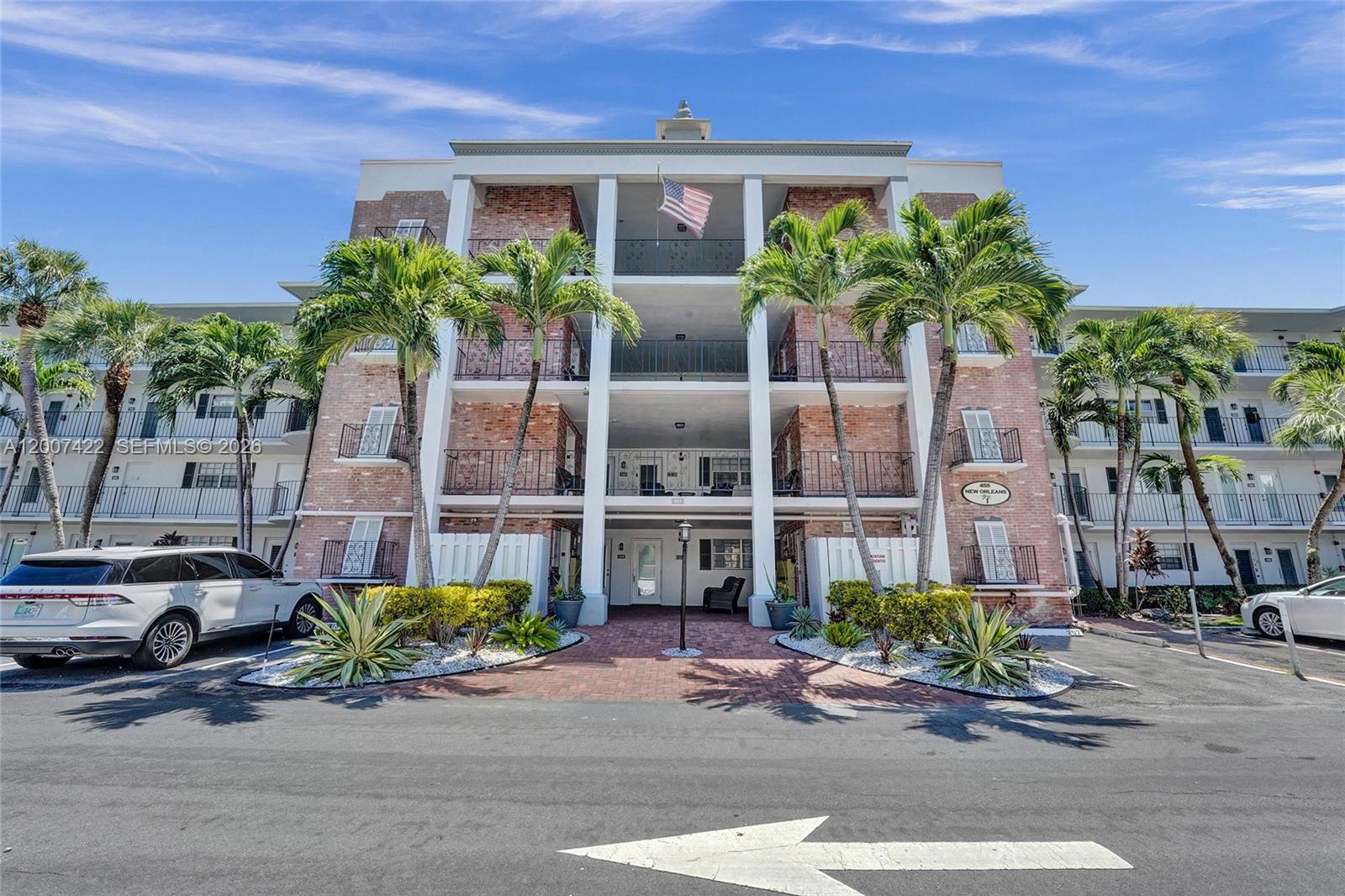 455 Paradise Isle Boulevard 104