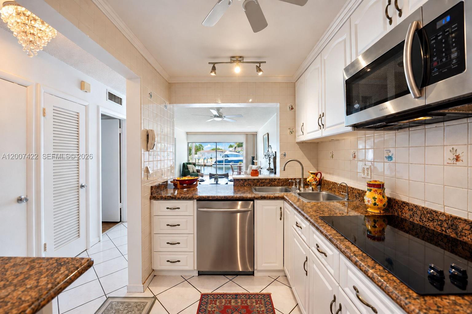 455 Paradise Isle Boulevard 104