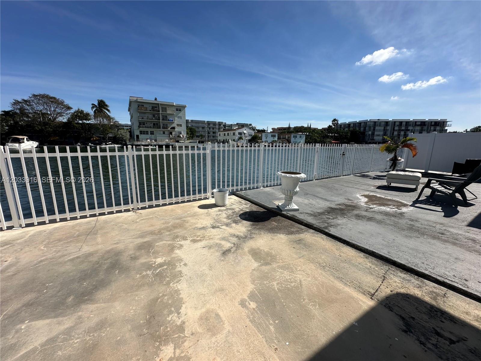 8205 Crespi Boulevard 3