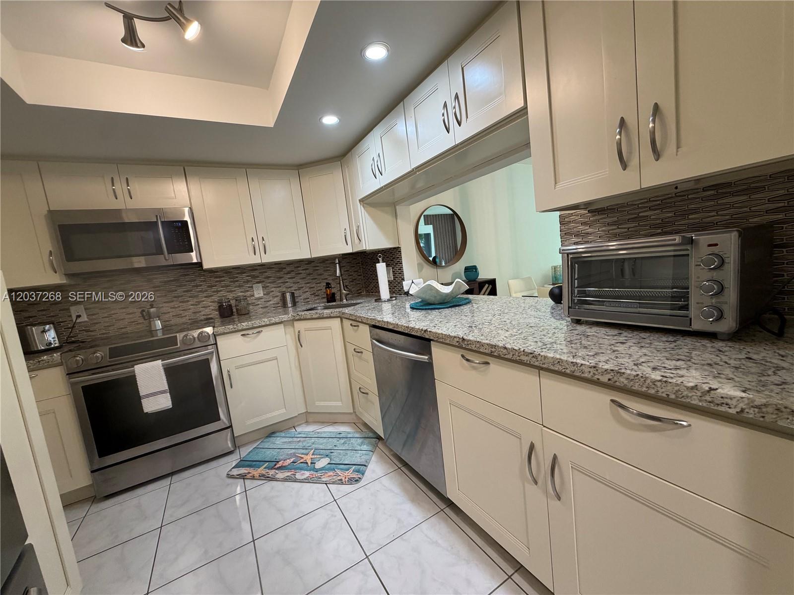 1965 S Ocean Boulevard 208, Lauderdale-By-The-Sea Unit: 208