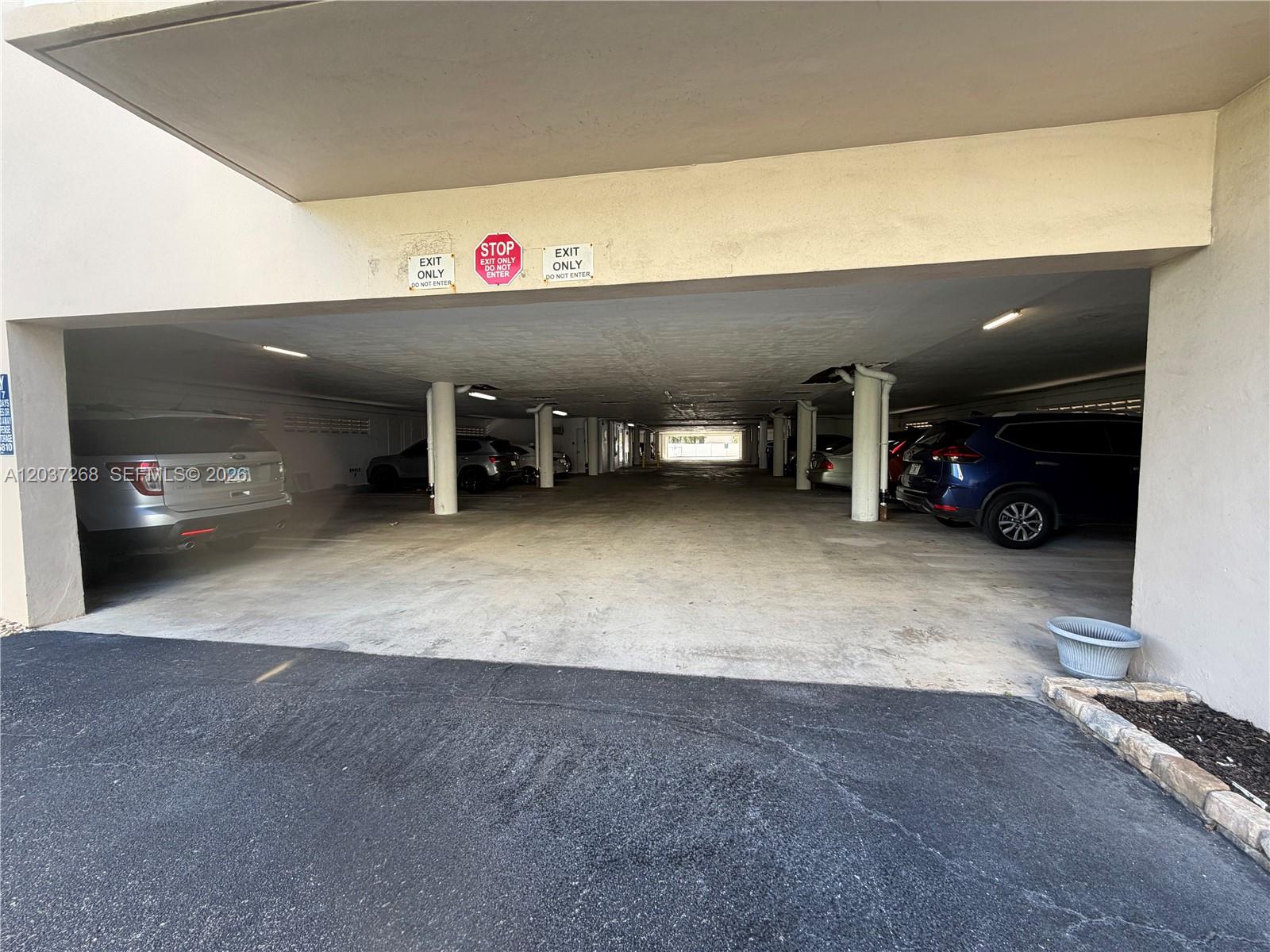 1965 S Ocean Boulevard 208, Lauderdale-By-The-Sea Unit: 208