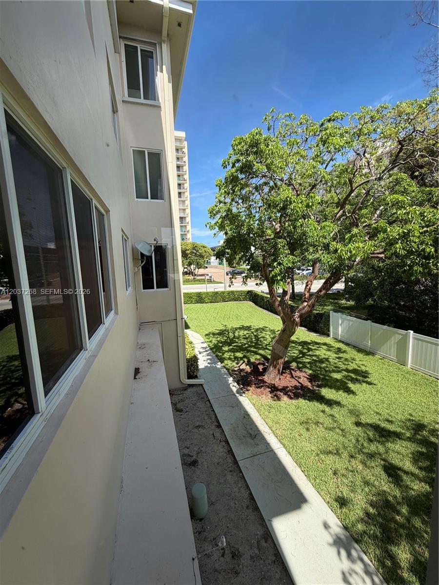 1965 S Ocean Boulevard 208, Lauderdale-By-The-Sea Unit: 208