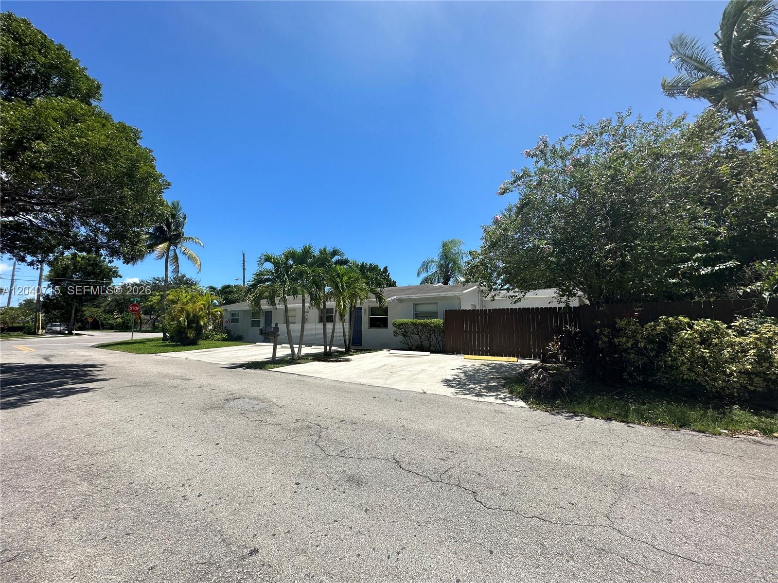 1645 NW 6th Avenue W W