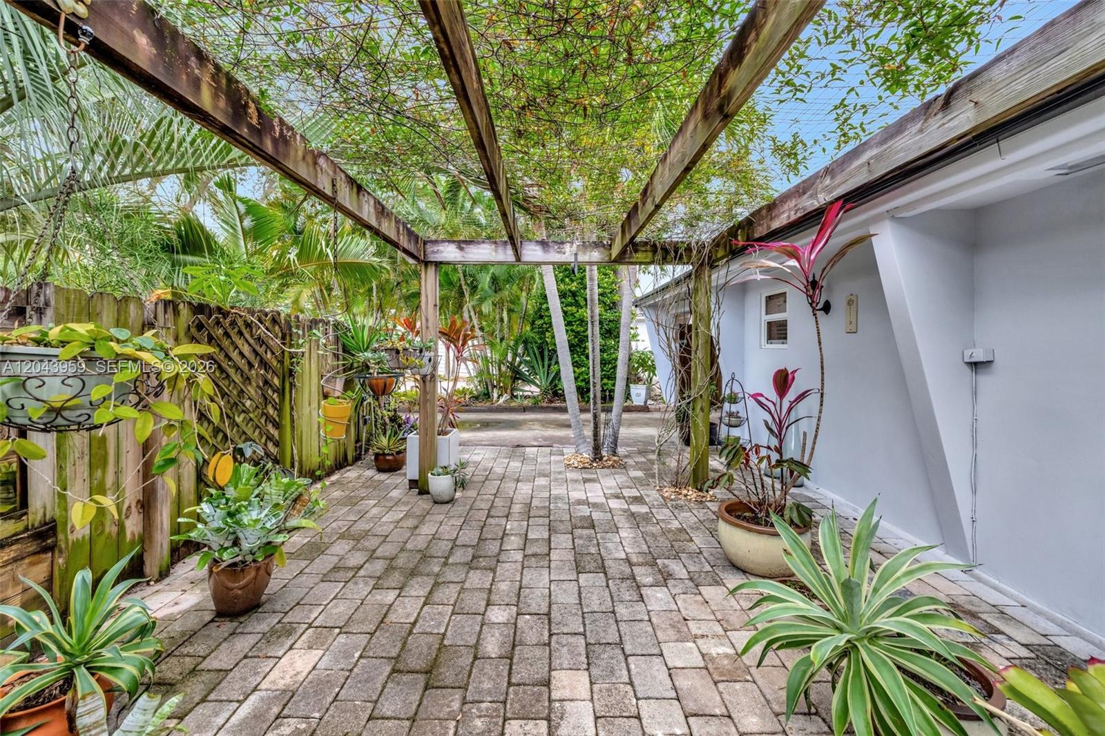 1401 NE 33rd Street
