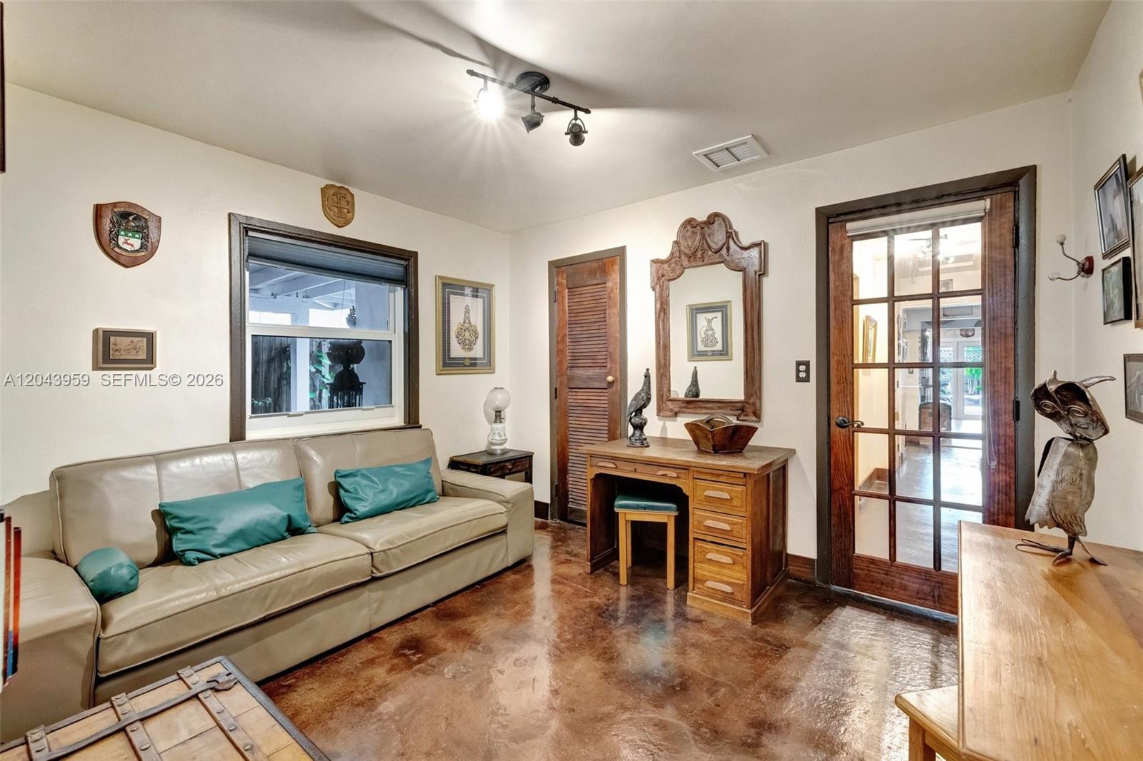 1401 NE 33rd Street