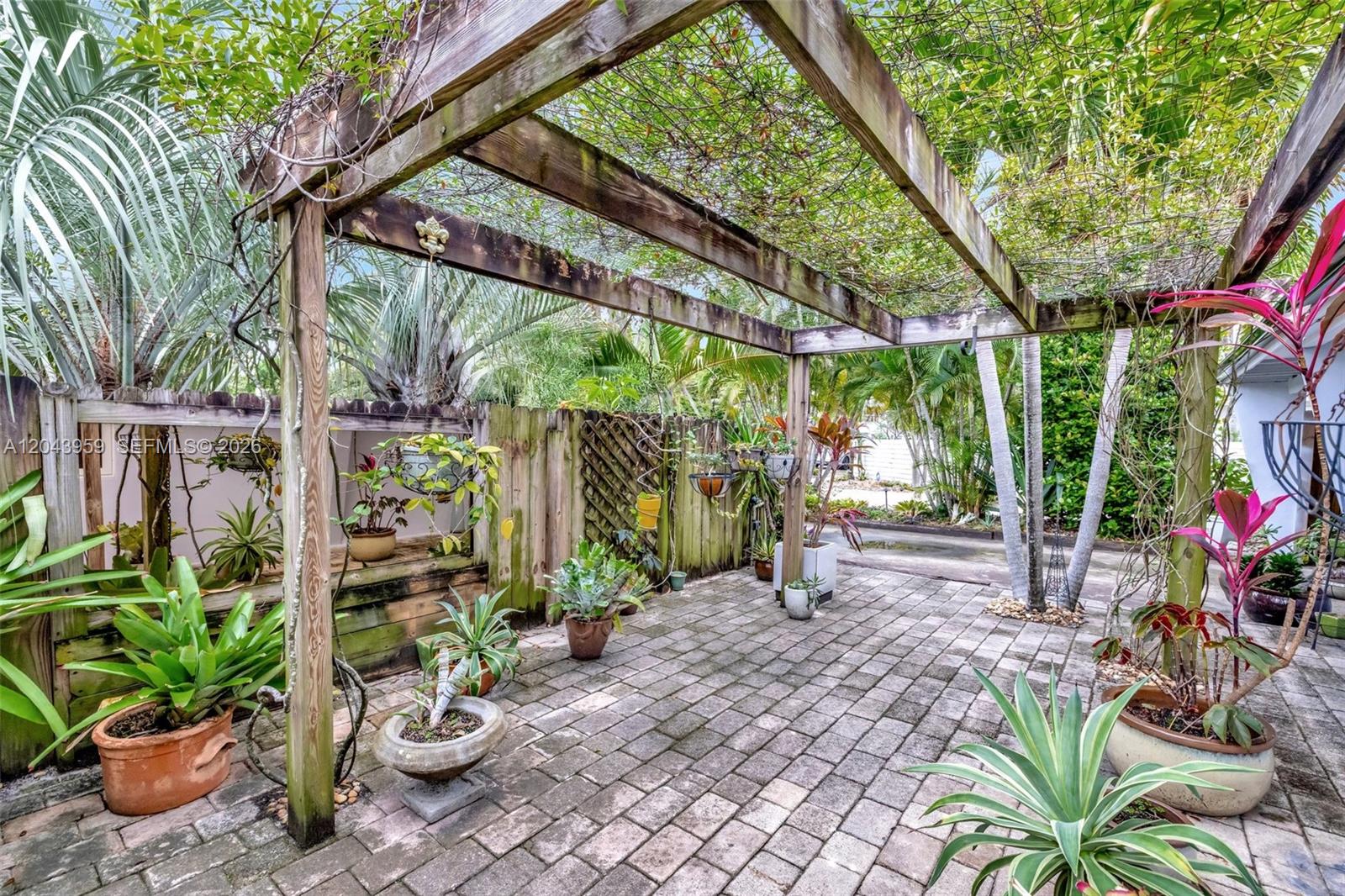 1401 NE 33rd Street