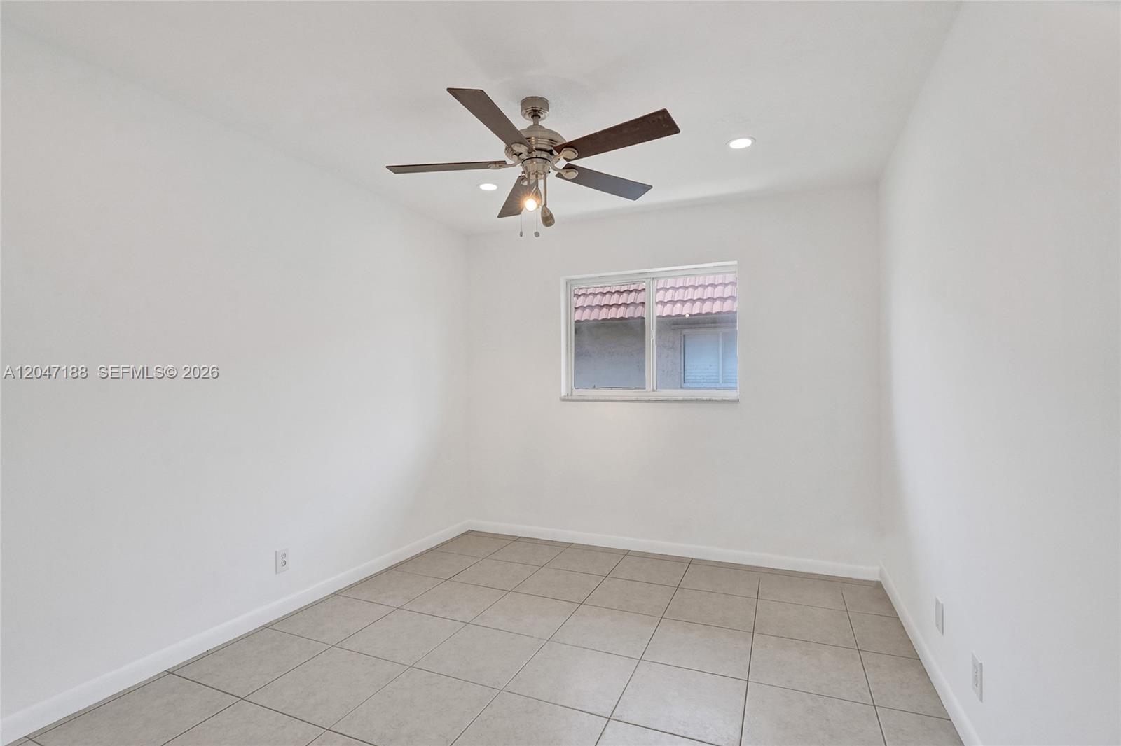 3050 NE 5th Terrace 13