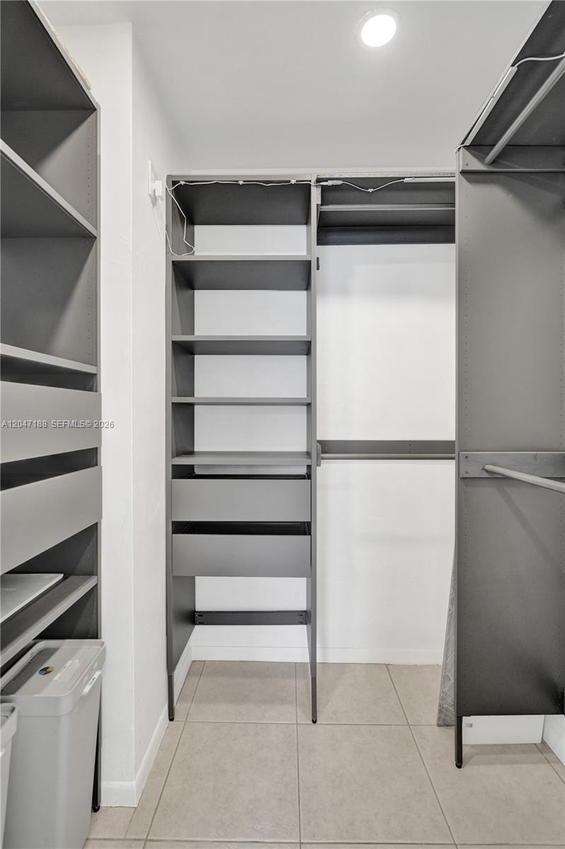 3050 NE 5th Terrace 13