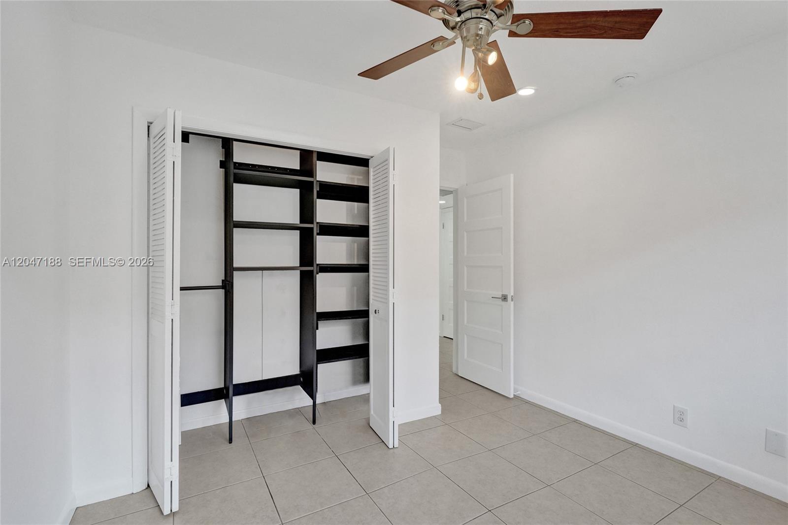 3050 NE 5th Terrace 13