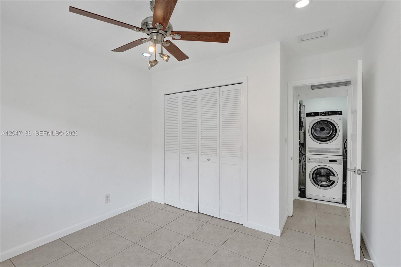 3050 NE 5th Terrace 13