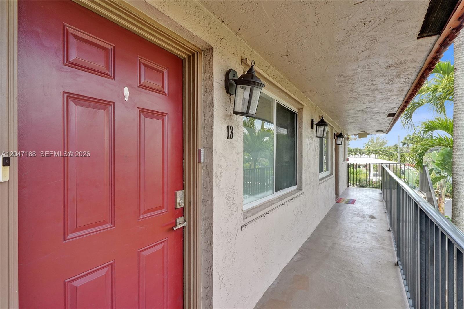 3050 NE 5th Terrace 13