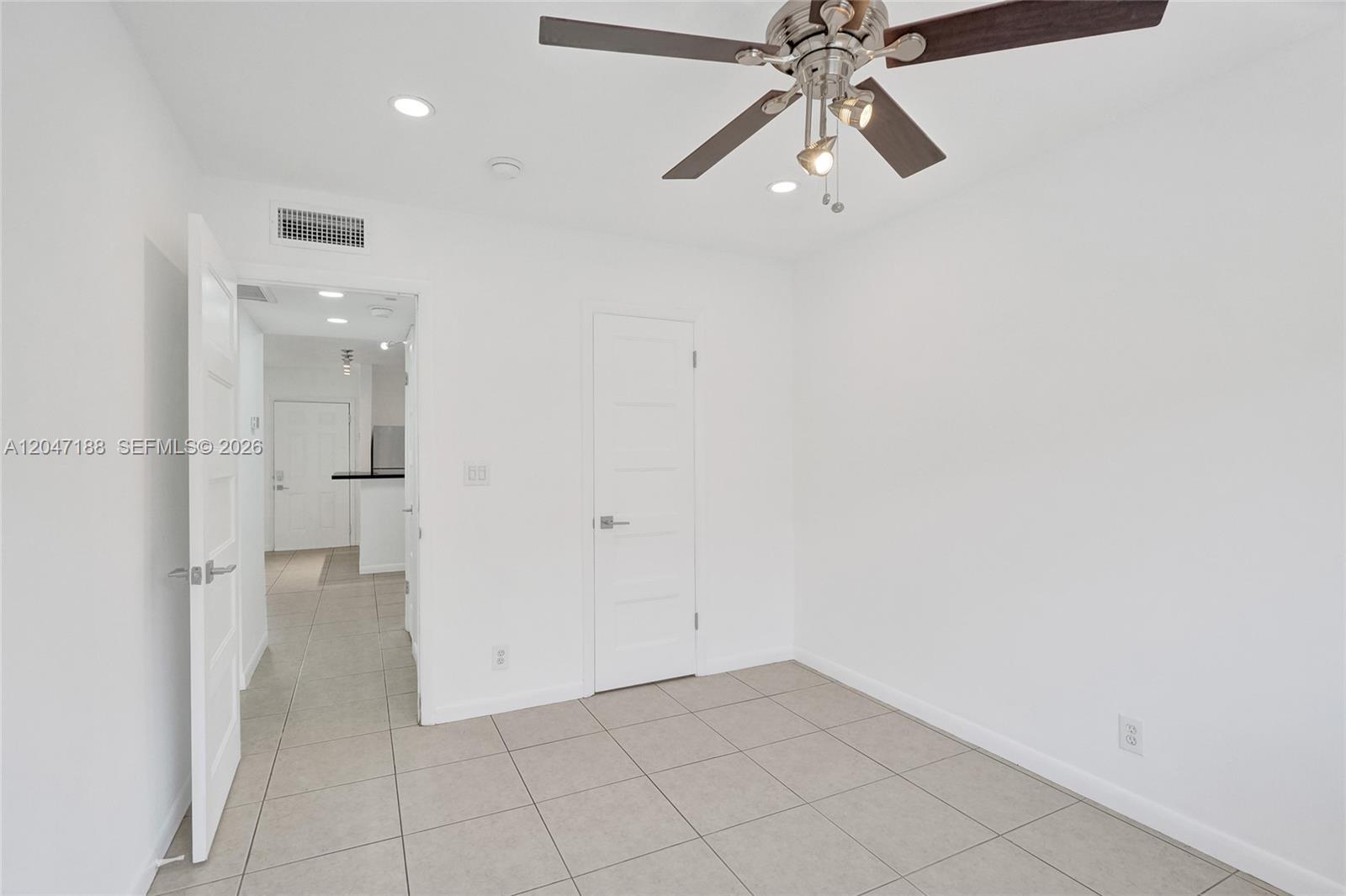 3050 NE 5th Terrace 13