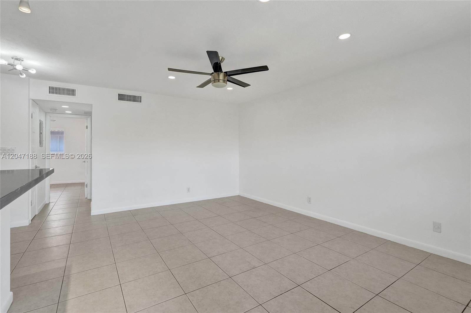 3050 NE 5th Terrace 13