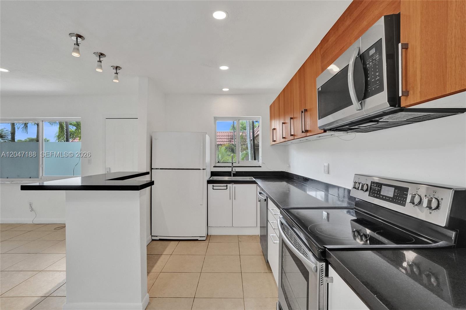 3050 NE 5th Terrace 13
