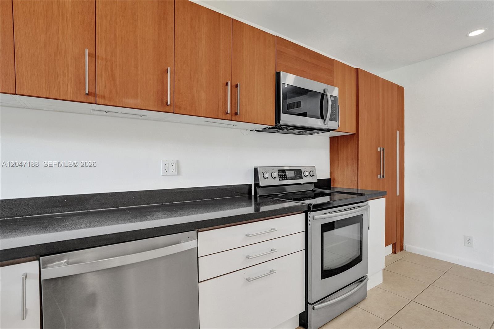 3050 NE 5th Terrace 13