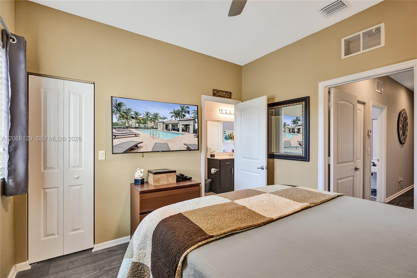 4204 N Dixie Highway 1