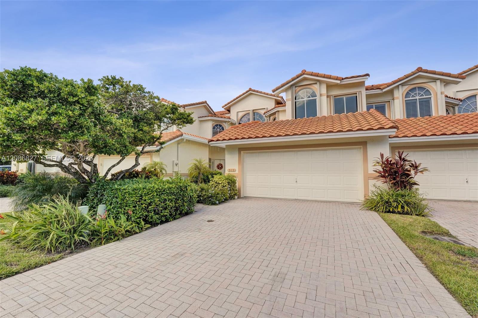 513 W Palm Aire Drive 513