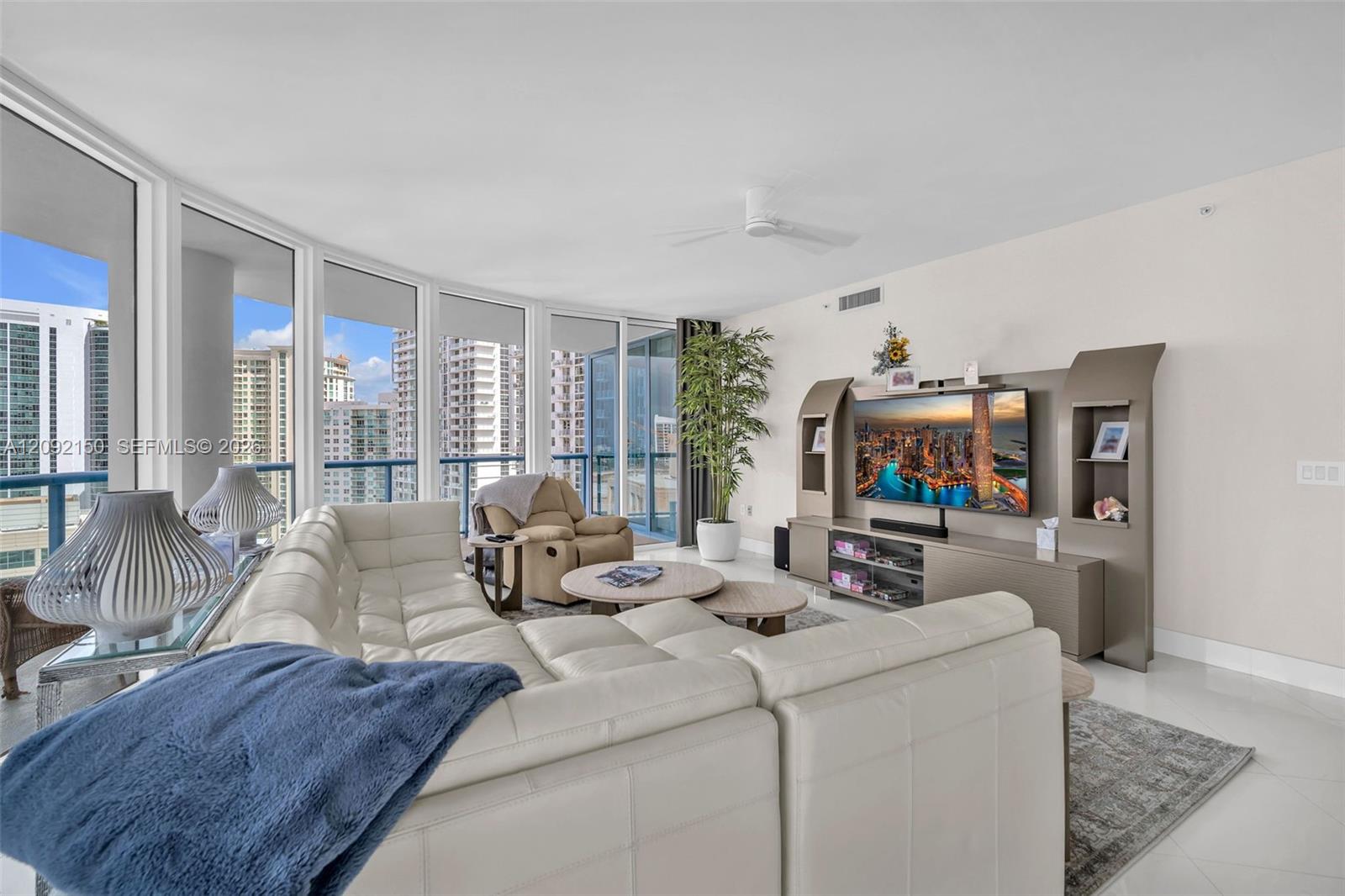 333 Las Olas Way 2807