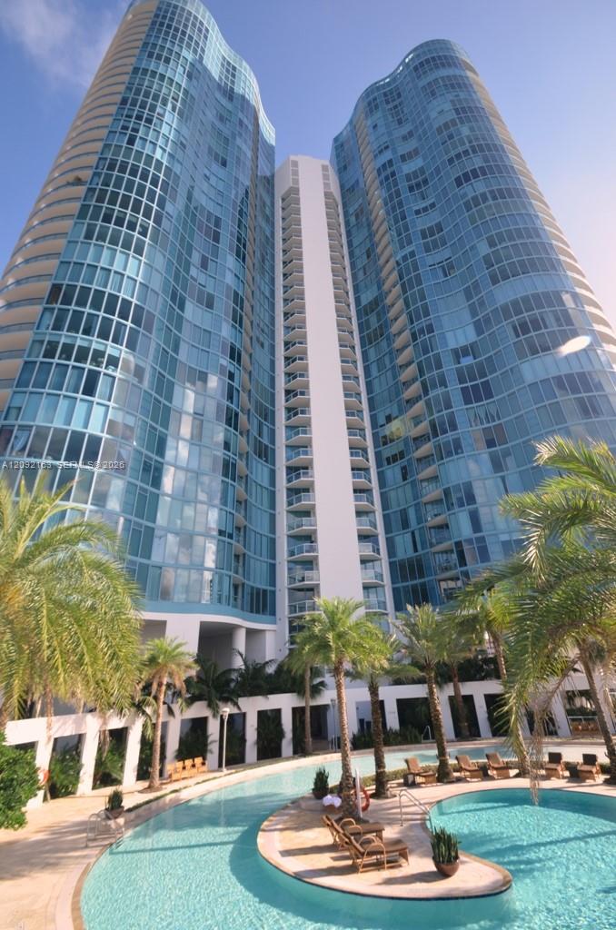 333 Las Olas Way 1207