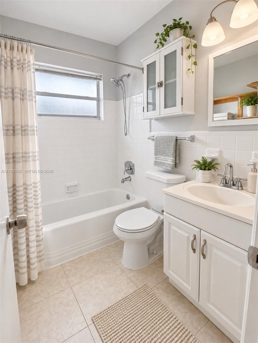 920 NE 40th Street 3