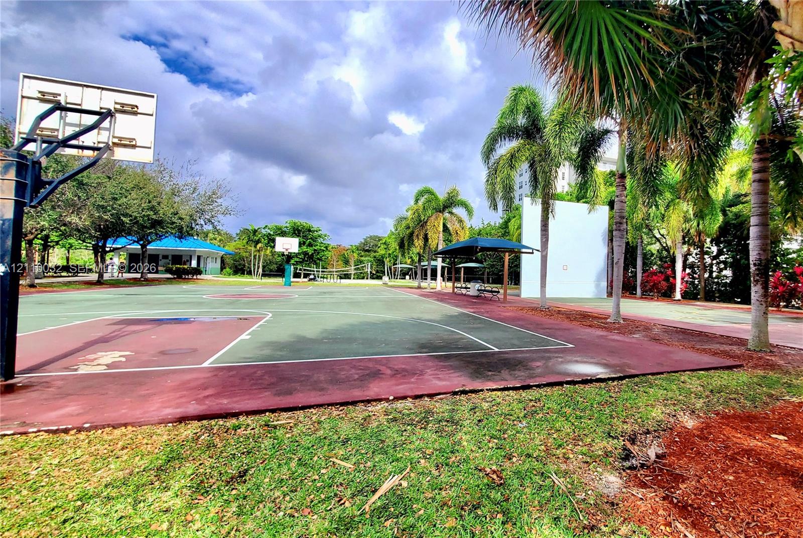 605 Oaks Drive 601