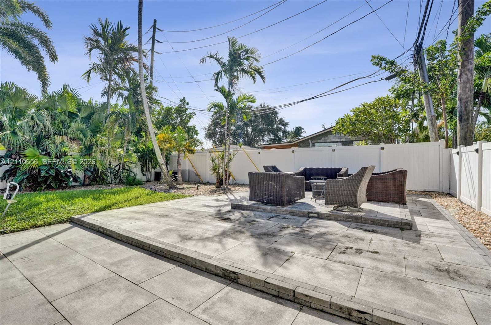 30 NE 48th Court