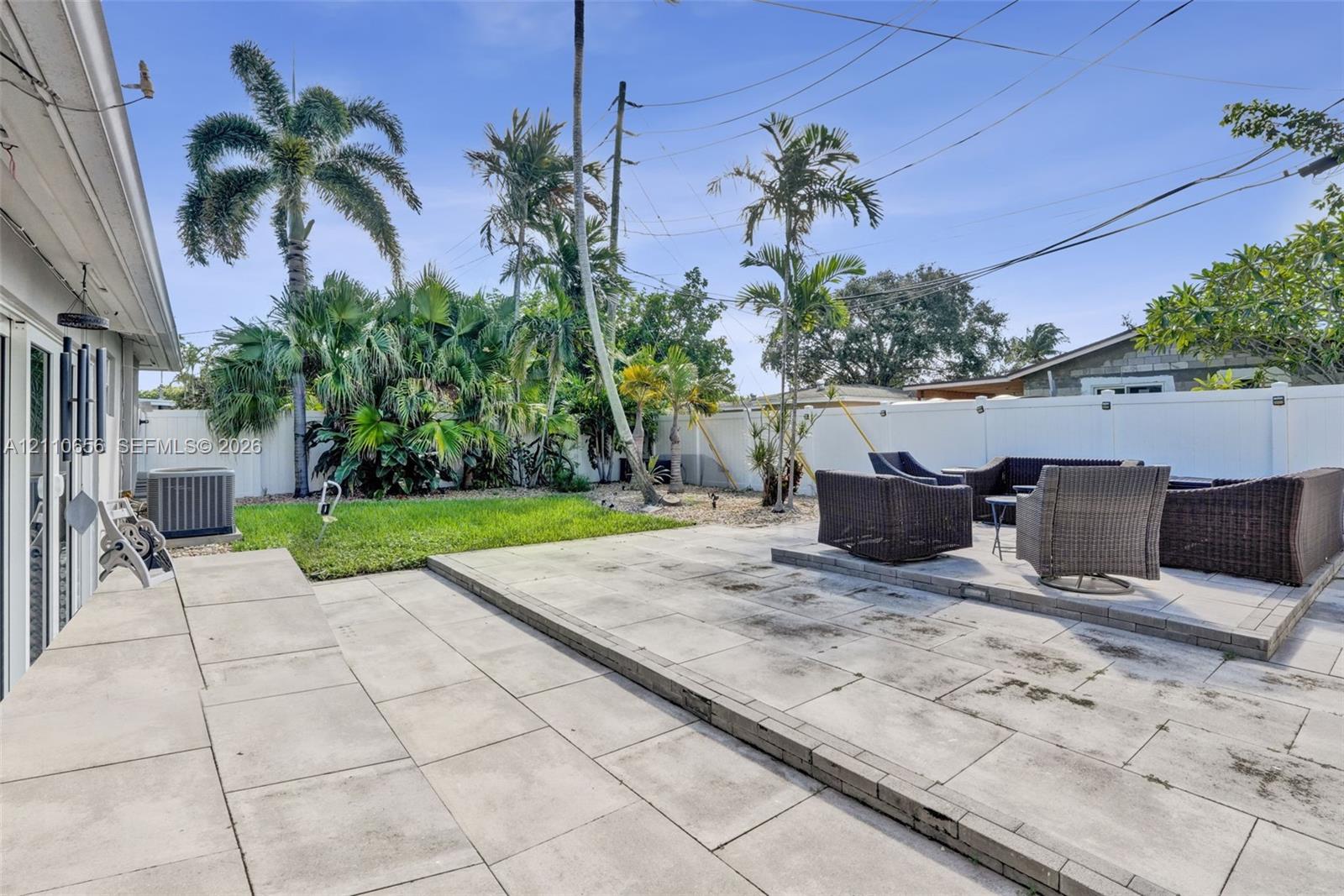 30 NE 48th Court