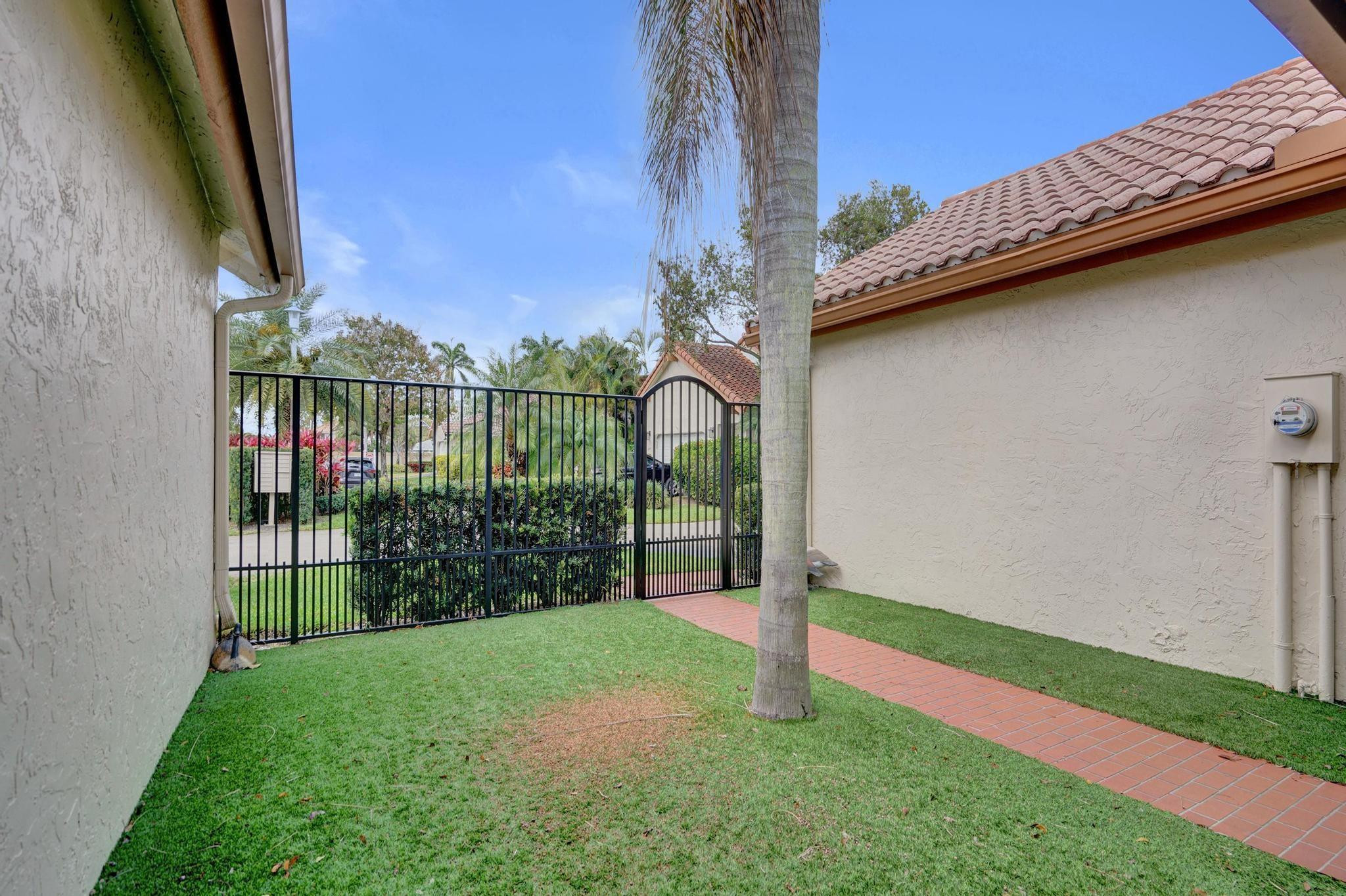 23417 Water Circle