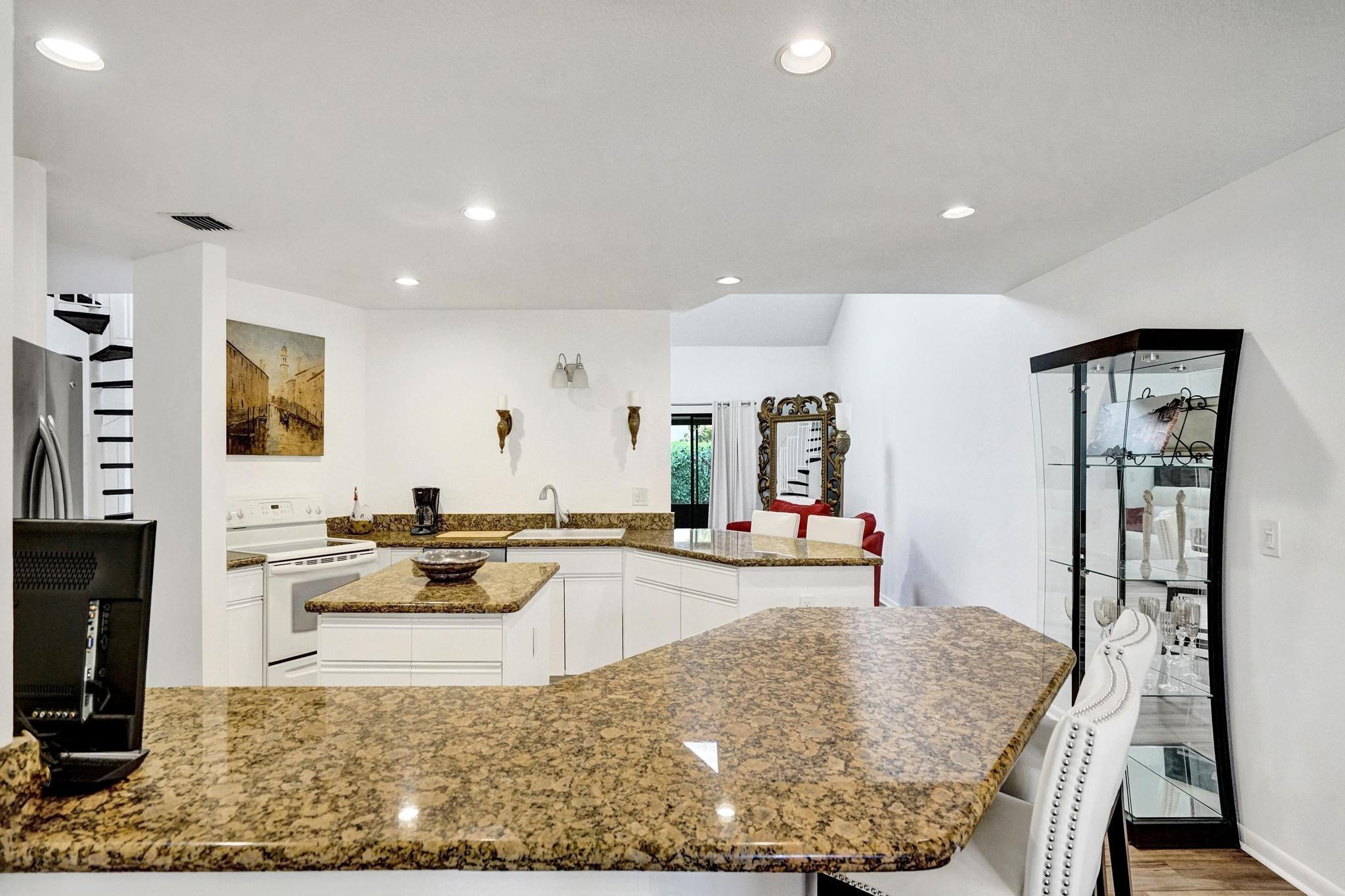 23417 Water Circle
