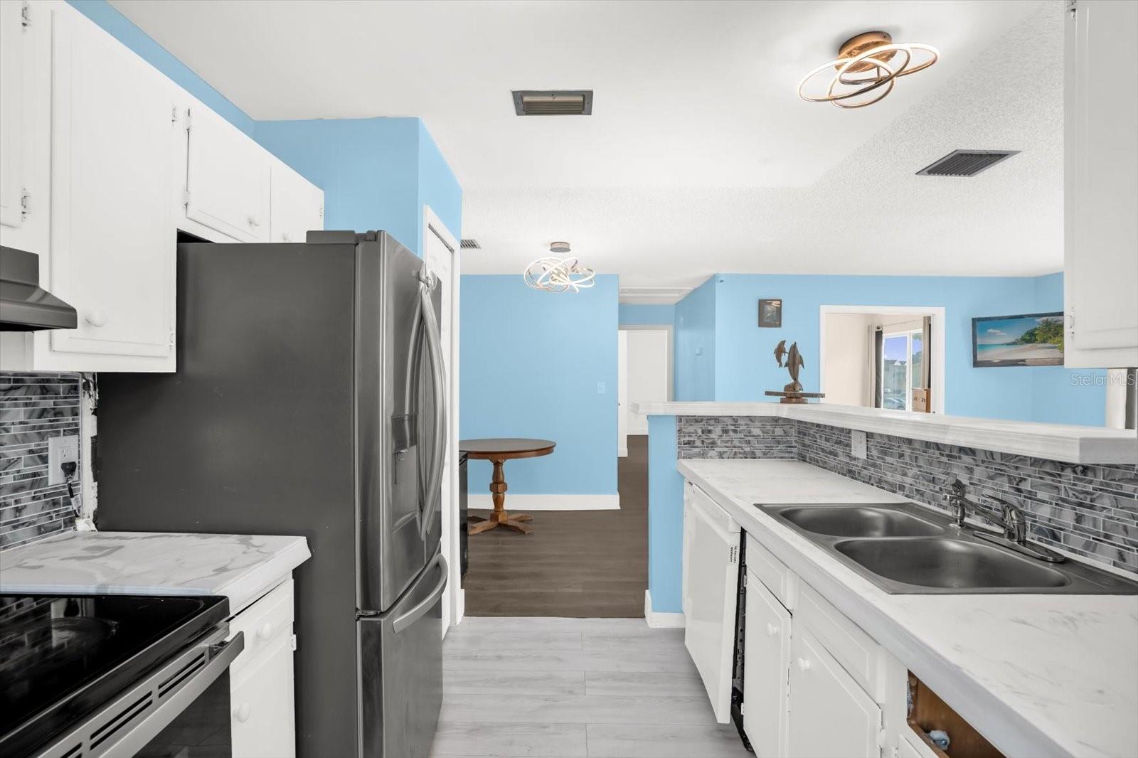 1121 SPRING MEADOW DR #11221