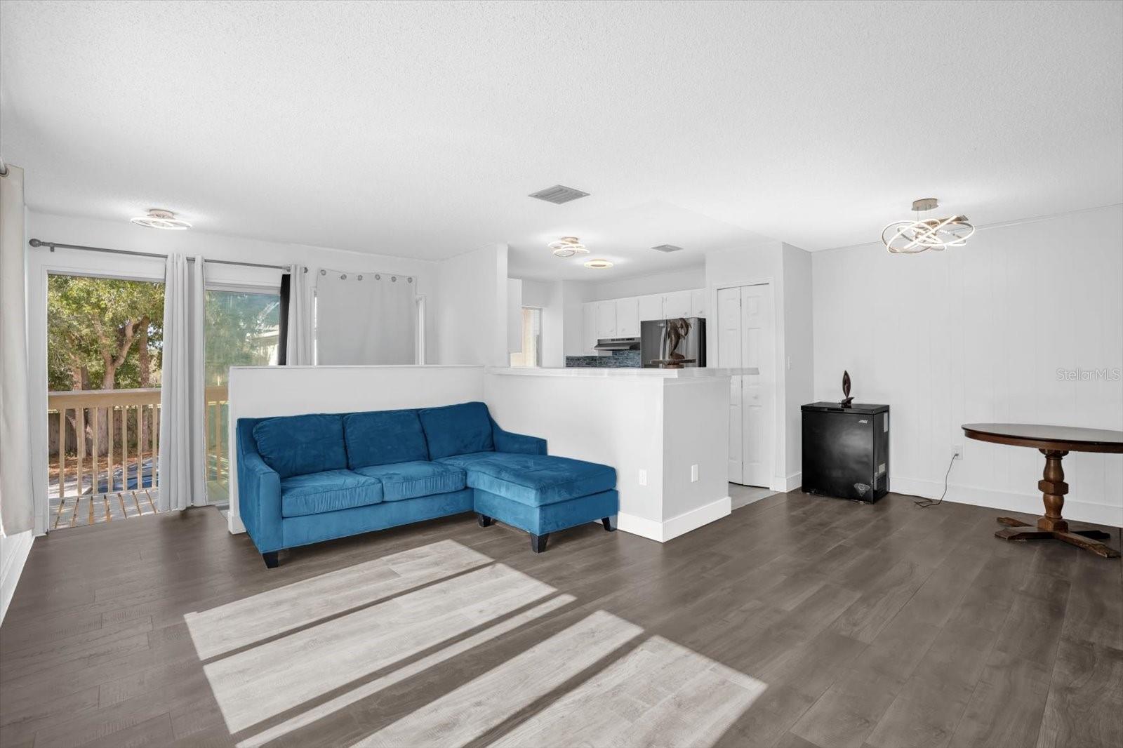 1121 SPRING MEADOW DR #11221