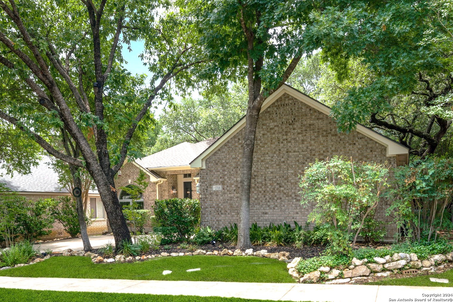1706 ASPEN RDG